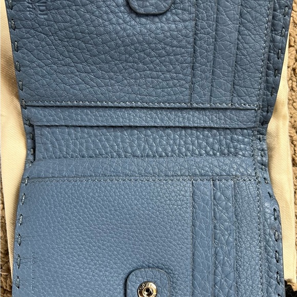 Fendi Selleria Peekaboo Medium wallet with oversized topstitching – Blue leather - Picture 3 of 8